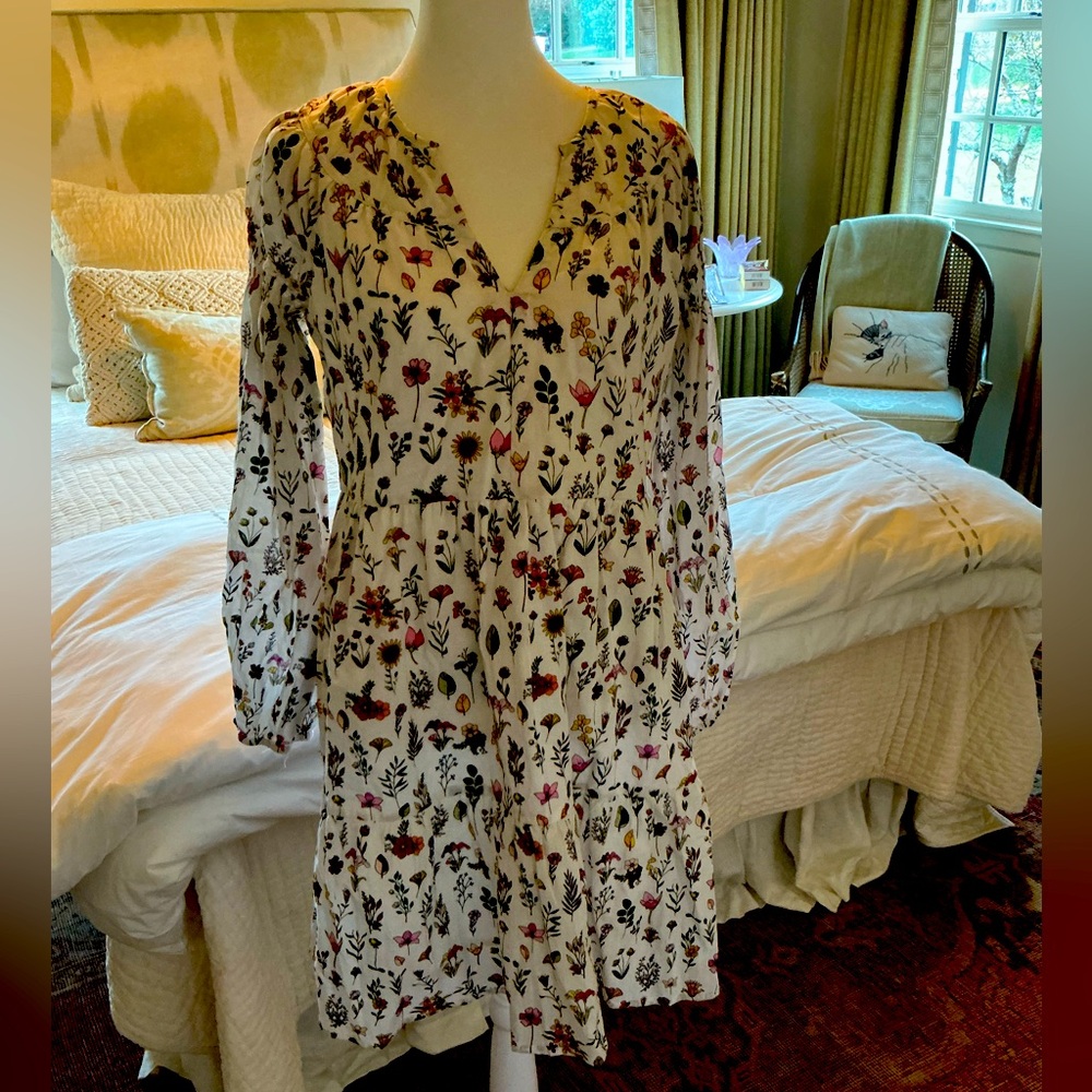 Hampton House Floral V-Neck Mini Dress Size Medium